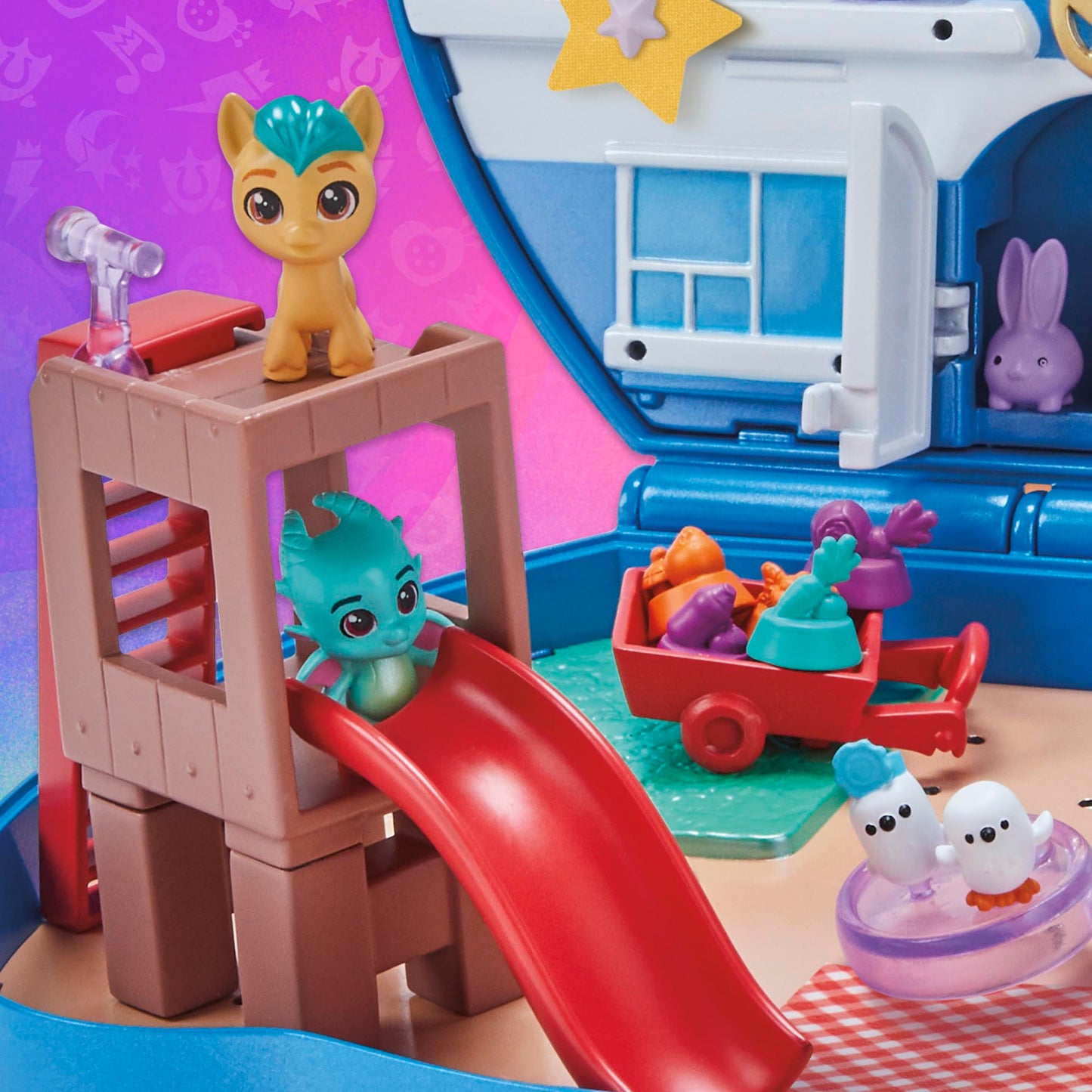 My Little Pony Mini World Magic Compact Creation Zephyr Heights Toy, Buildable Playset with Princess Pipp Petals Pony for Kids Ages 5 and Up