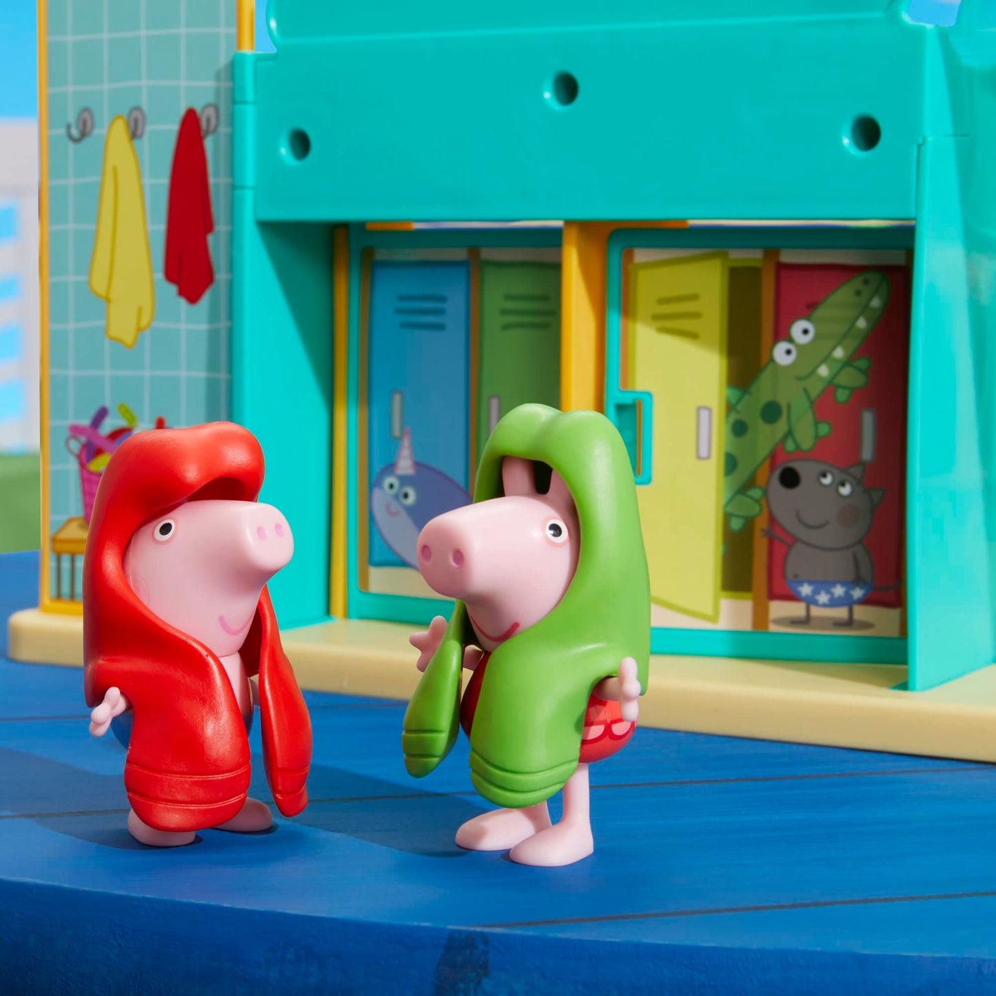 Peppa Pig Toys Peppa's Waterpark Playset, Playset with 2 Figures, Preschool Toys for 3 Year Old Girls and Boys and Up