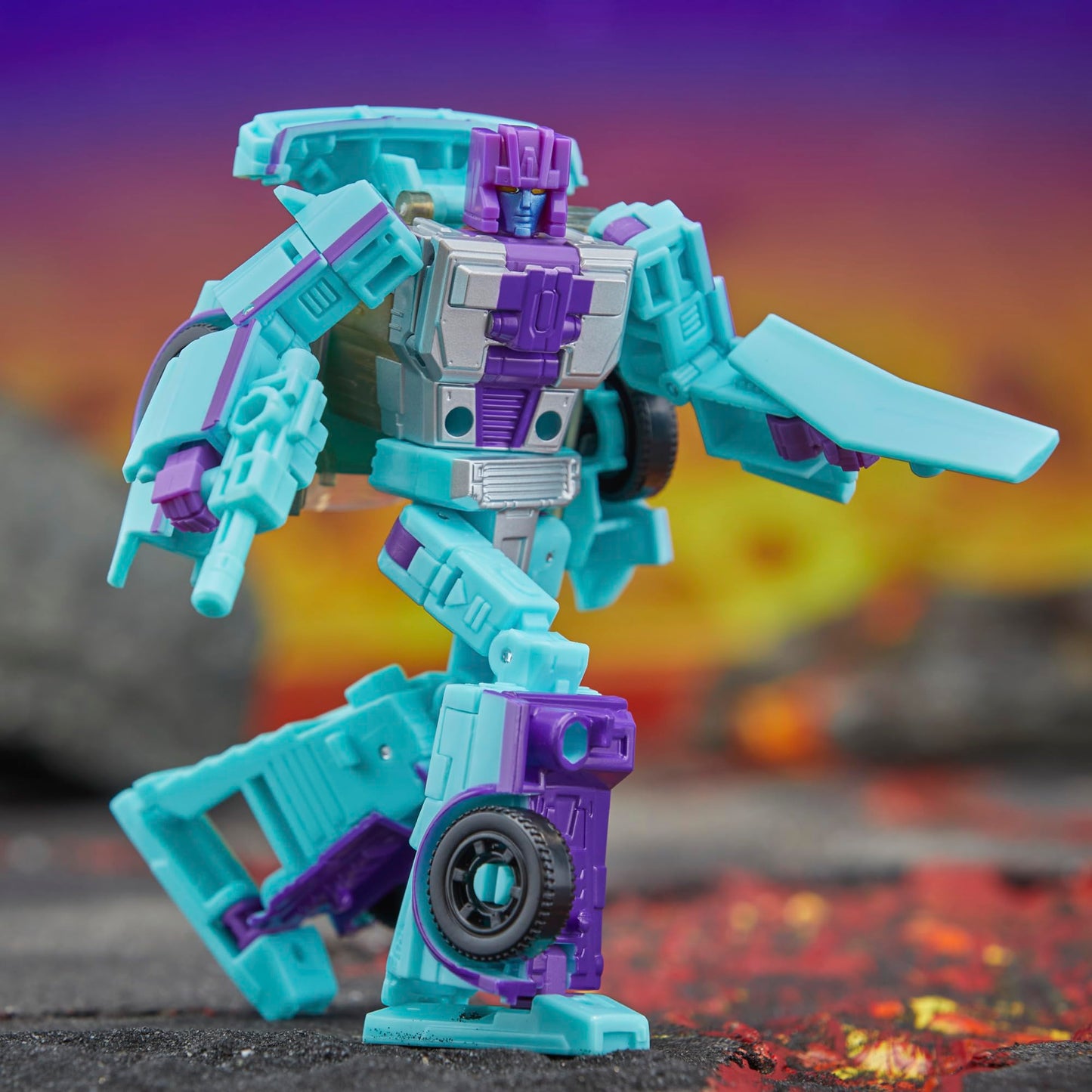 Transformers Legacy Deluxe Class G2 Universe Breakdown, 5.5-inch Converting Action Figure, 8+