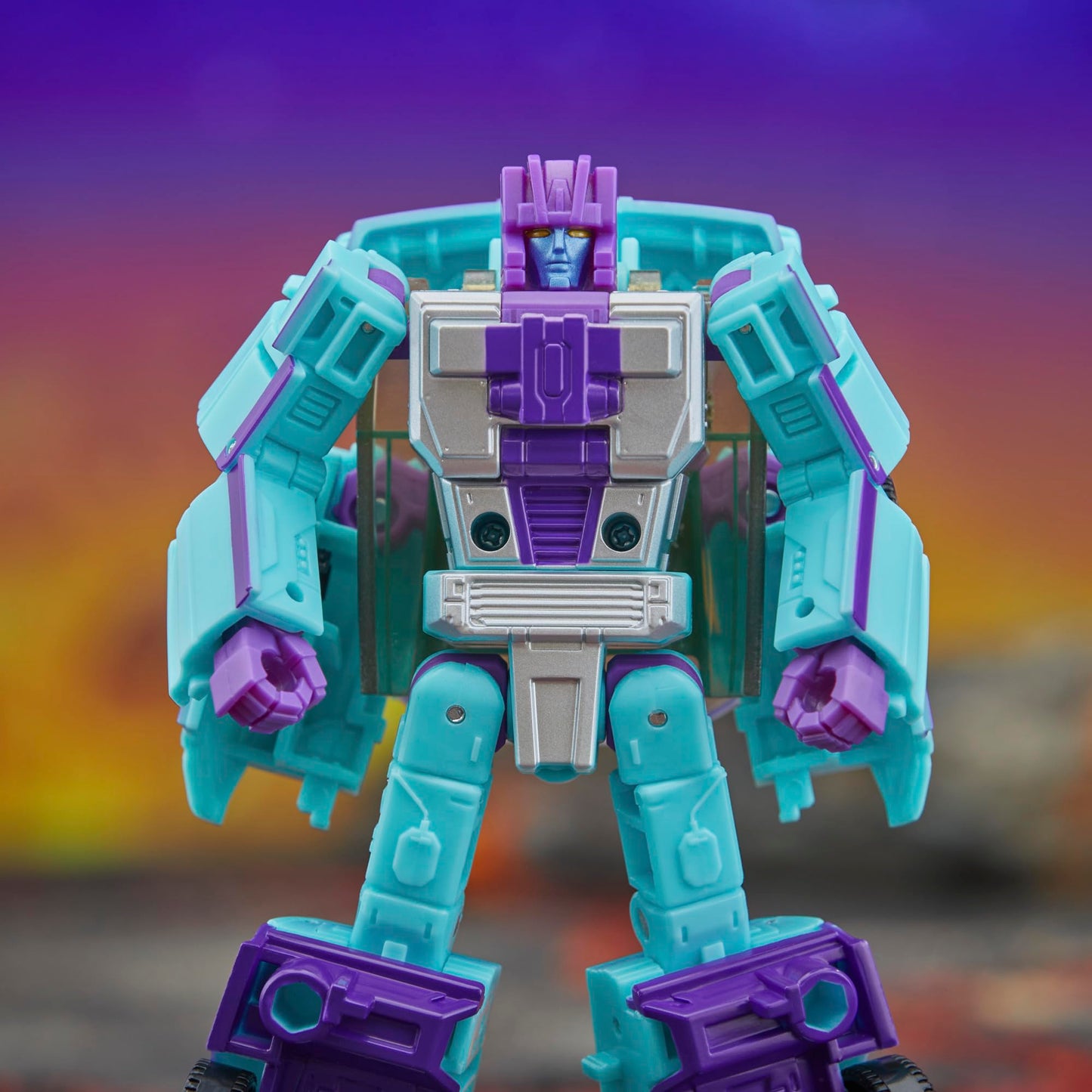Transformers Legacy Deluxe Class G2 Universe Breakdown, 5.5-inch Converting Action Figure, 8+