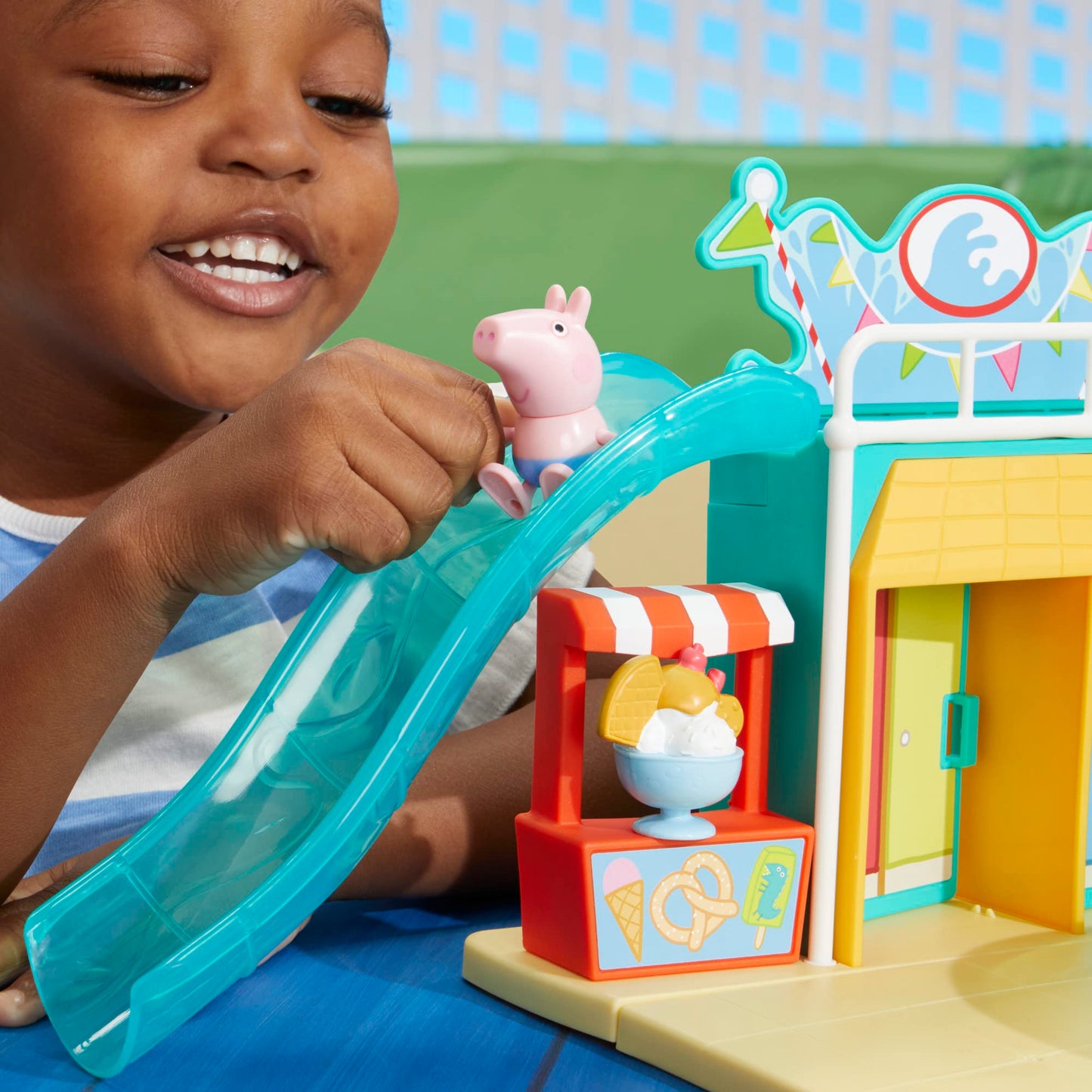 Peppa Pig Toys Peppa's Waterpark Playset, Playset with 2 Figures, Preschool Toys for 3 Year Old Girls and Boys and Up