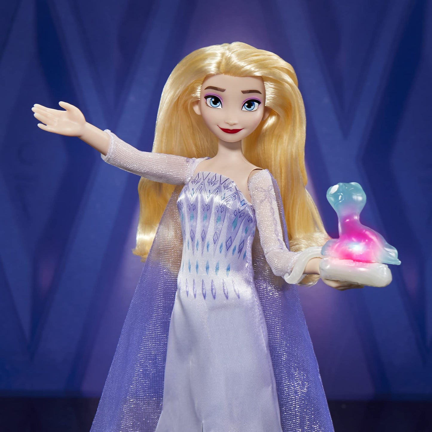 Disney Frozen 2 Talking Elsa and Friends, Elsa Doll with Over 20 Sounds and Phrases, Fashion Doll Accessories, Toy for Kids 3 and Up